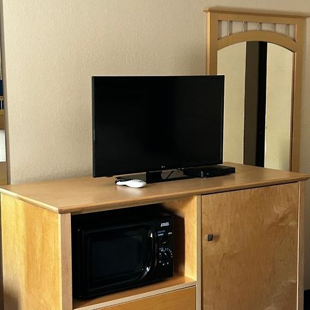 Ameristay Inn & Suites Waverly Exteriör bild