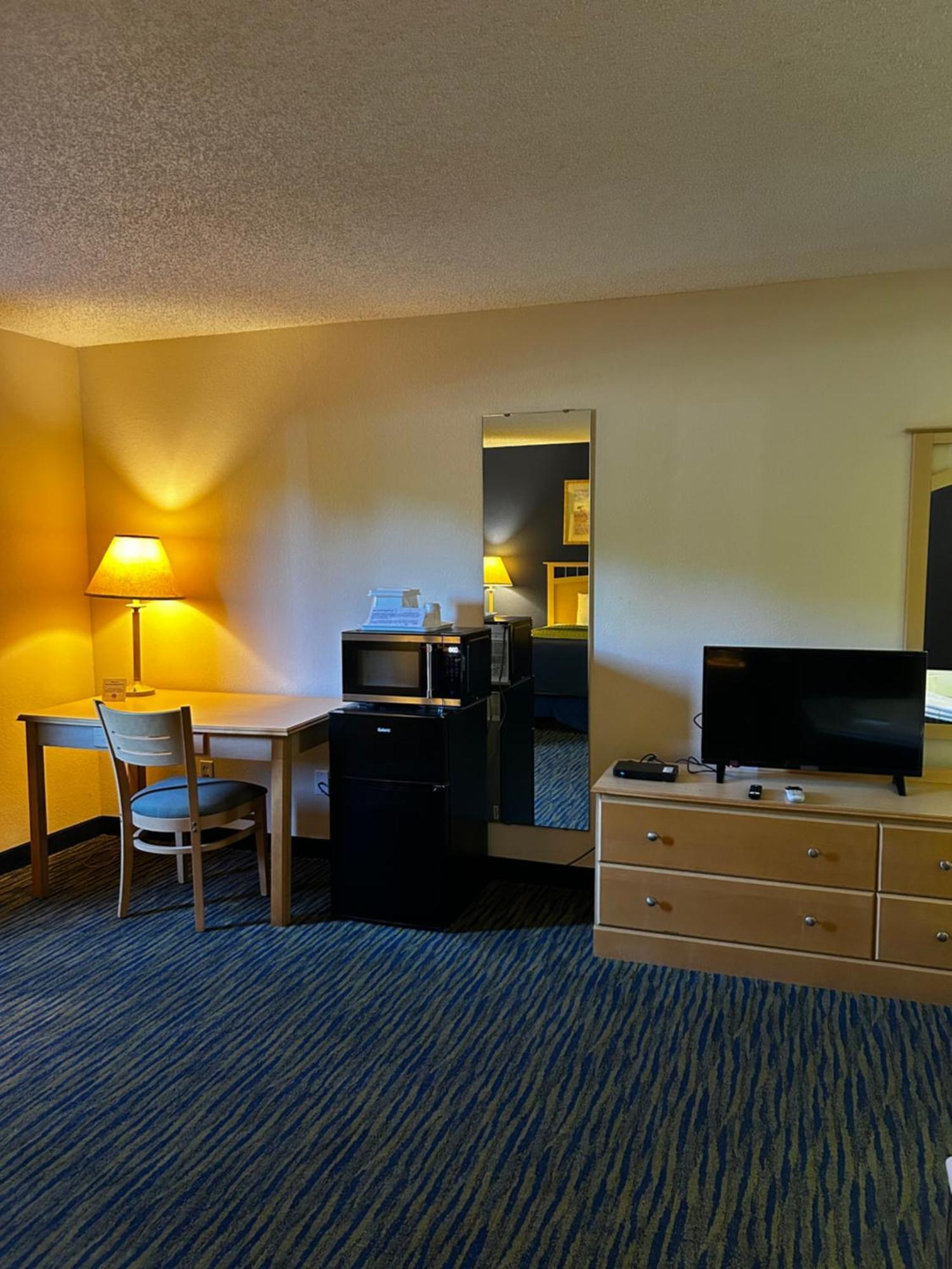 Ameristay Inn & Suites Waverly Exteriör bild