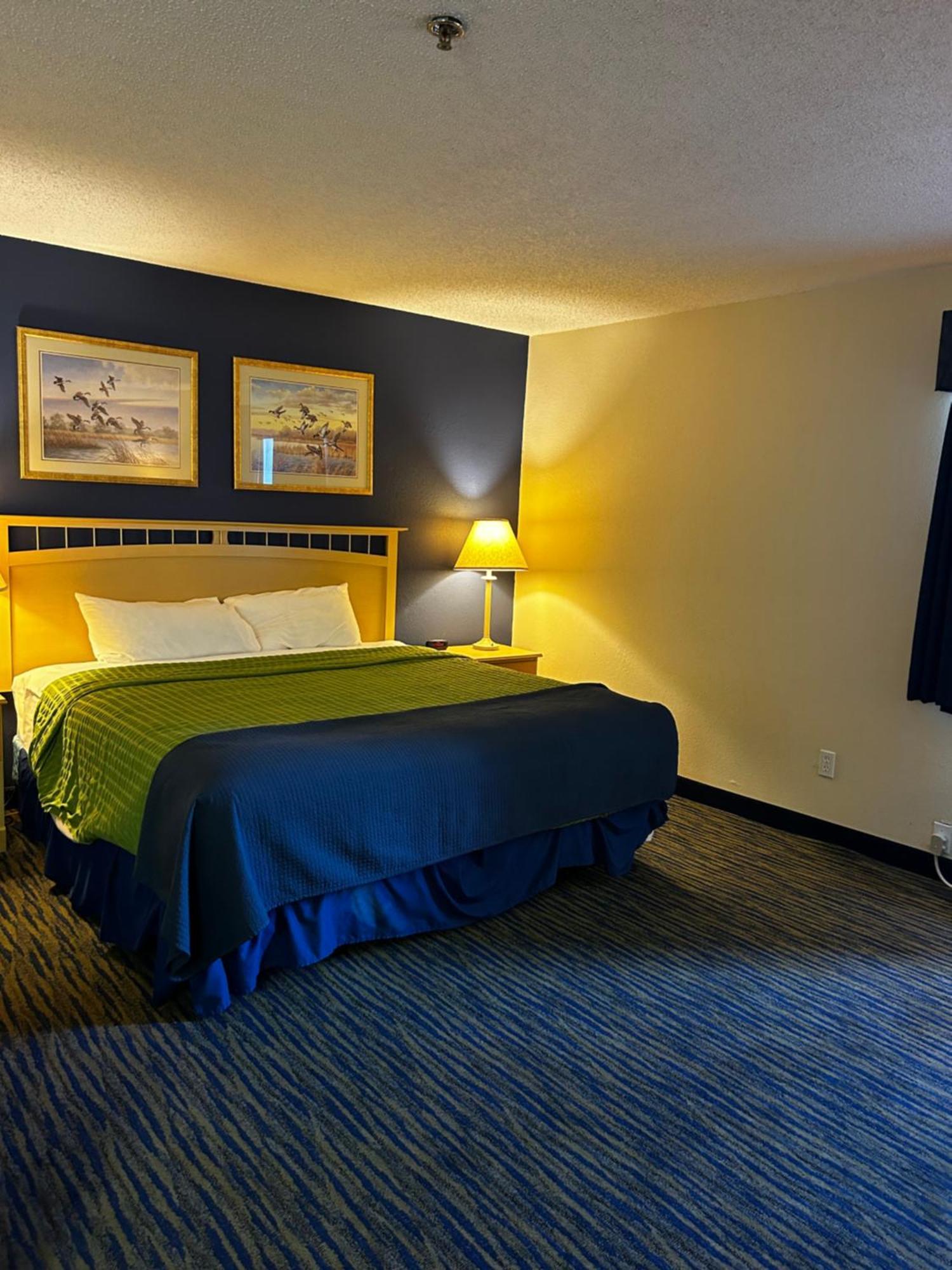 Ameristay Inn & Suites Waverly Exteriör bild