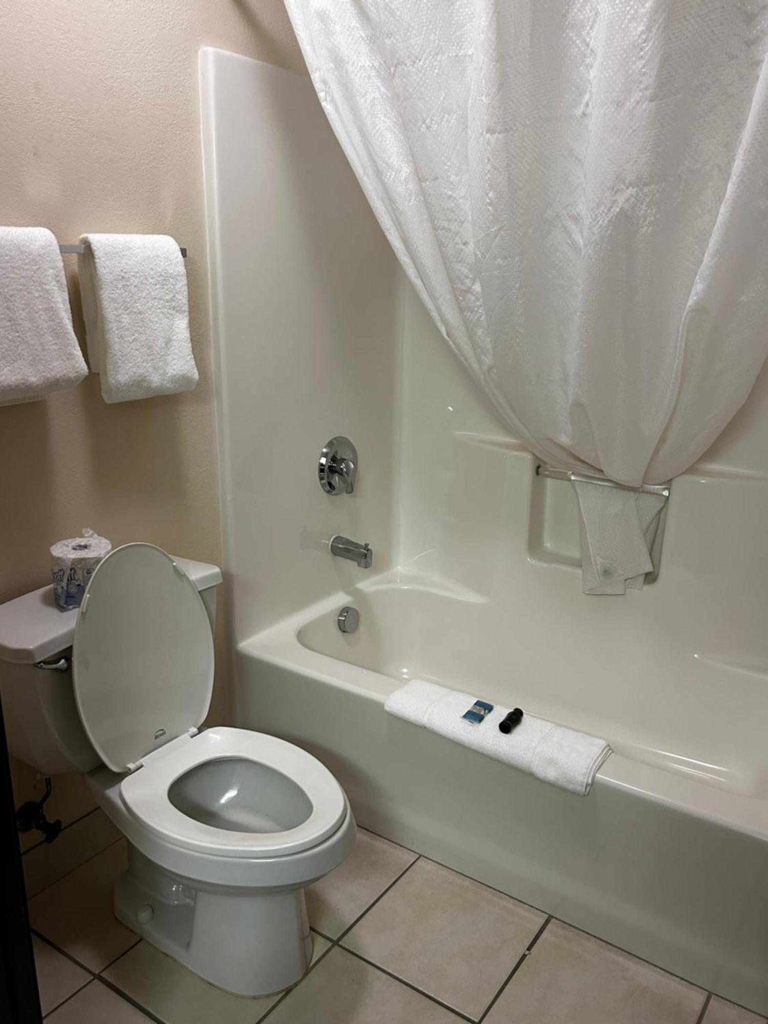 Ameristay Inn & Suites Waverly Exteriör bild